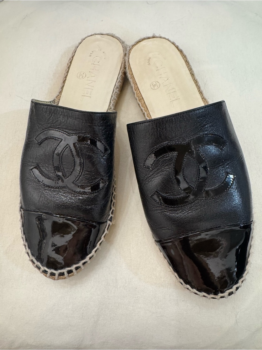 CHANEL Black Leather CC Logo Espadrille Mules